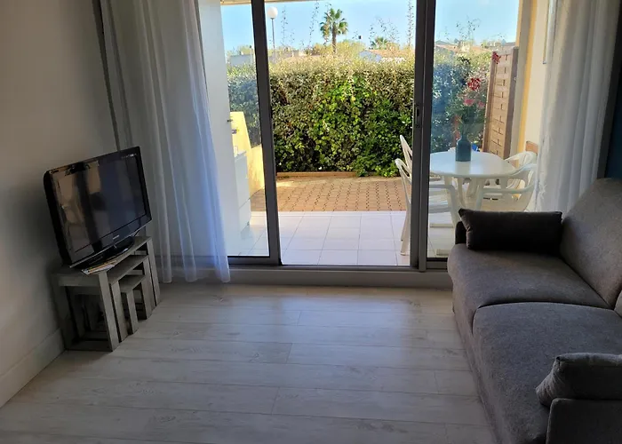Vela Aurea, 4 Couchages En Rez De Jardin, Avec Terrasse Et Parking, A 500m De La * Le Grau-du-Roi